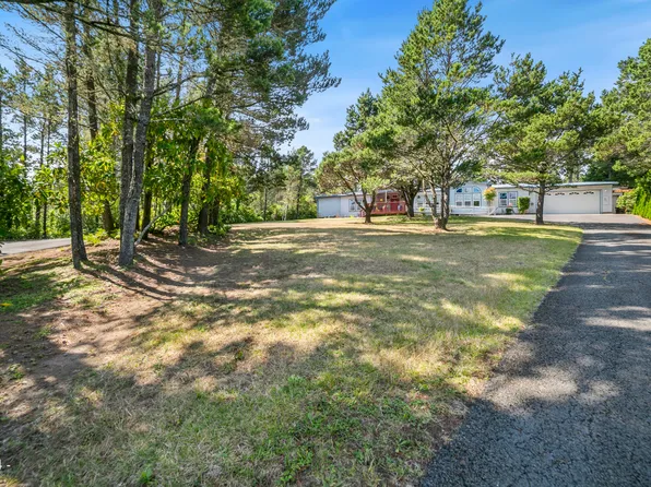 537 NW Cross St, Seal Rock, OR 97376