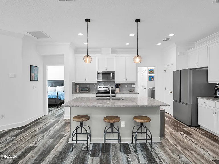 402 Parrot Ln — Photo 6