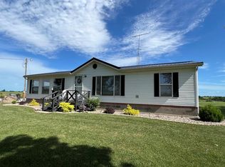 29628 Cambridge Ln, La Plata, MO 63549