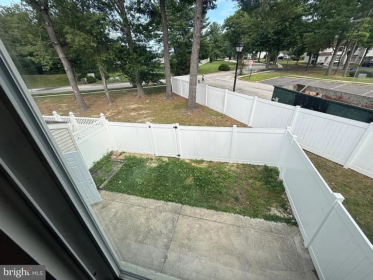 220 Deerpark Ct — Photo 28