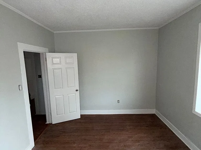 3146 Washington Ave — Photo 2