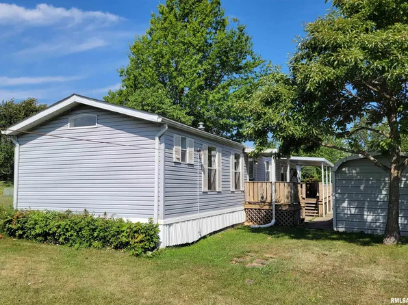 99-904 21st St #99, Lincoln, IL 62656