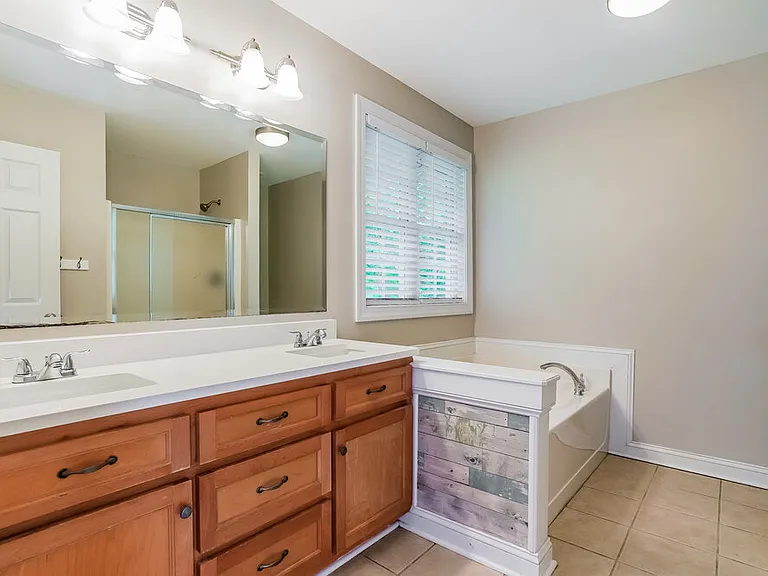 308 Cardinal Crest Ln — Photo 12
