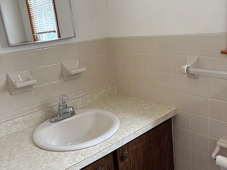 6 Daniel Ct #A — Photo 4