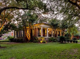 1303 Primrose Ln, Seabrook, TX 77586