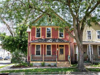 1896 Washington St, Dubuque, IA, 52001