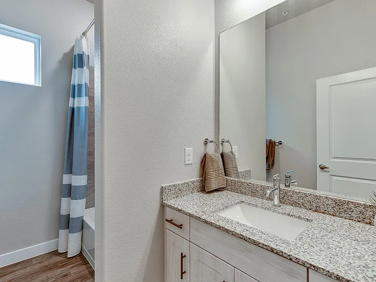 VLux Stoneridge — Photo 79