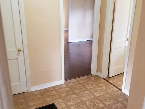 4th image of 2800 Barbara Dr NW
