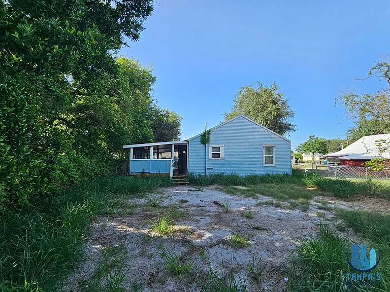 2441 E Magnolia St — Photo 14