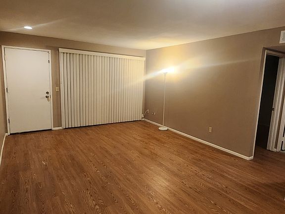 2nd image of 4320 50th St APT 4