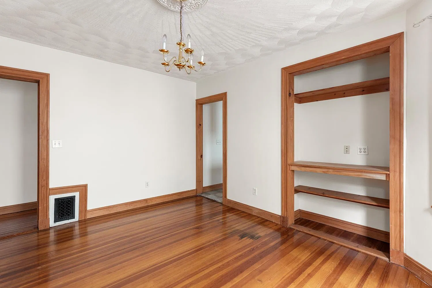 2 bed, 1150 sqft, $2,450 — Photo 3
