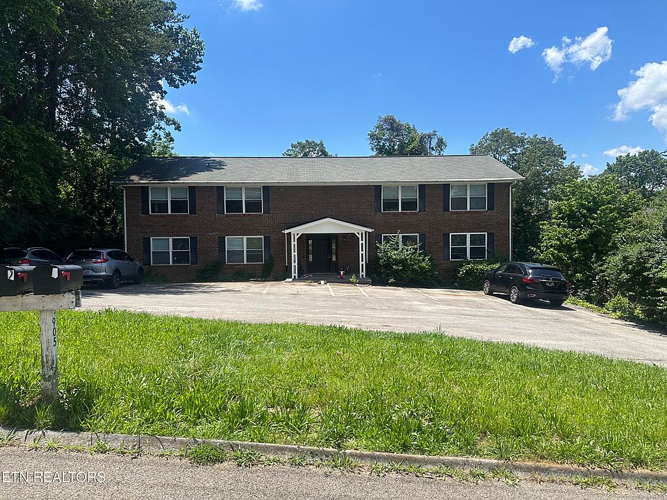 1st image of 905 Flanders Ln