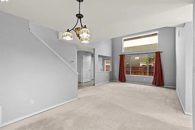4 bed, 1944 sqft, $4,250 — Photo 3