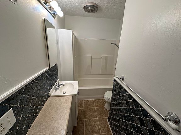 4th image of 2512 20th St