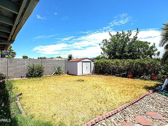 5th image of 7601 W GLENROSA Avenue