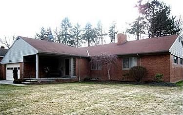 1st image of 916 Stuart Dr