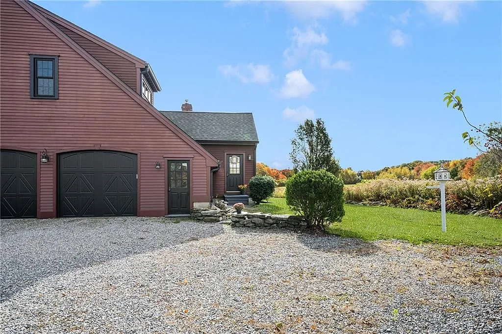 3 bed, 2.0 bath, 1200 sqft, $2,700 — Photo 1