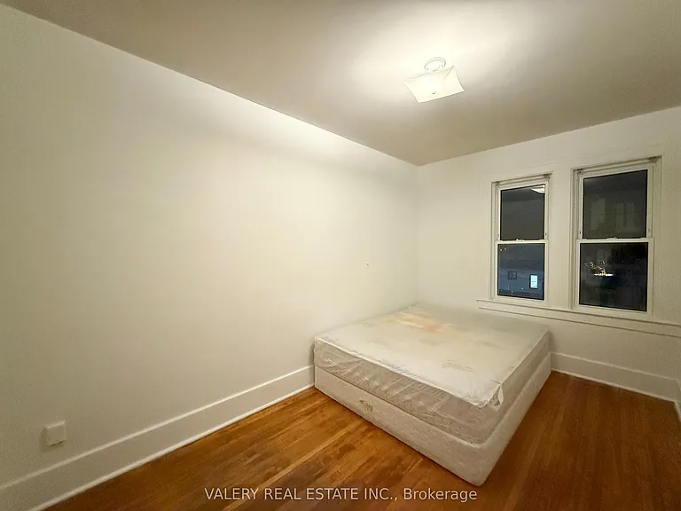 1093 Howard Ave #4 — Photo 11