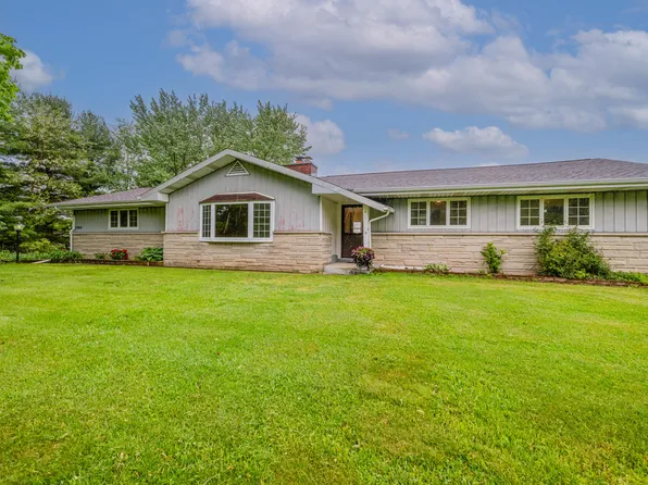 2800 Mayflower Rd, Niles, MI 49120