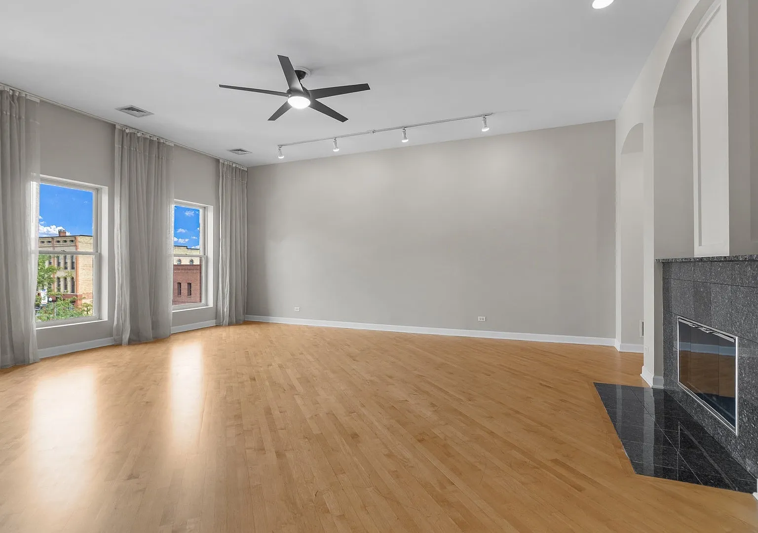 2 bed, 1500 sqft, $2,600 — Photo 4
