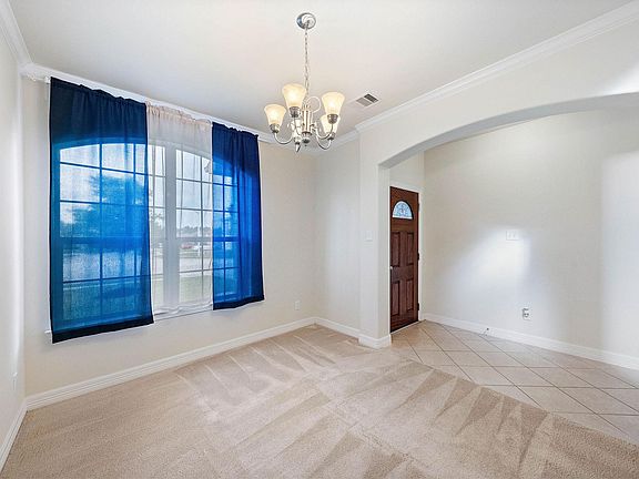 5th image of 435 Woodhaven Forest Dr