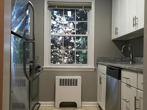 3rd image of 143 Talbott St #143