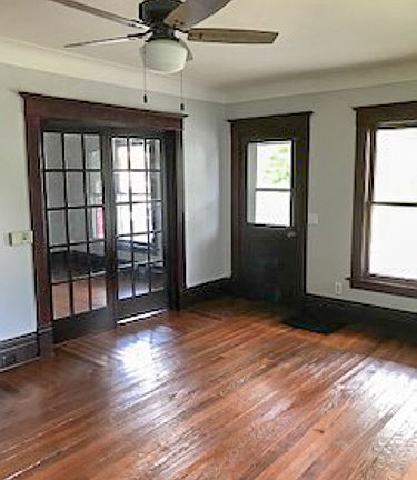 2nd image of 321 N Dexter St