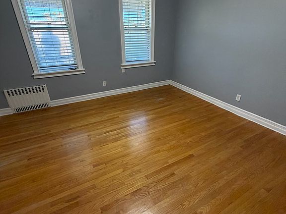 3rd image of 1361 Crosby Ave Floor 2