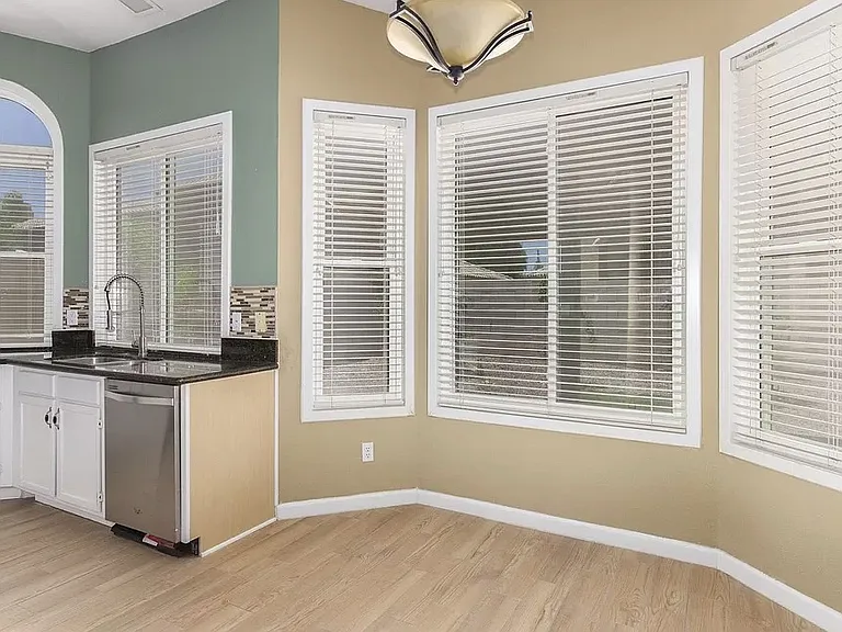 658 N Poplar Ct — Photo 16