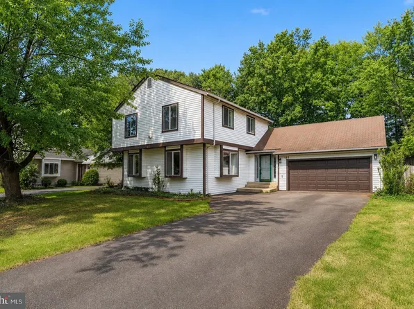 133 Kale Ave, Sterling, VA 20164