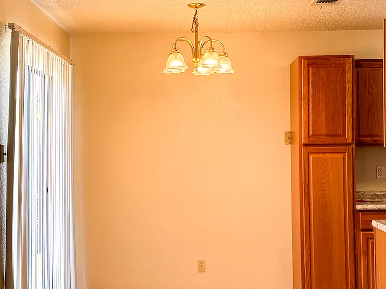 2607 Bluebonnet Dr — Photo 6
