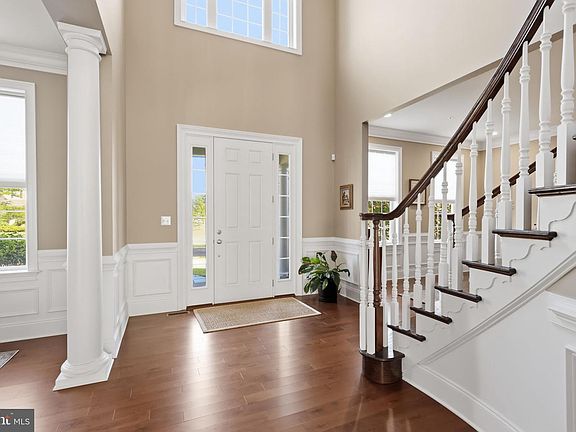 5th image of 3969 Hillcrest Dr