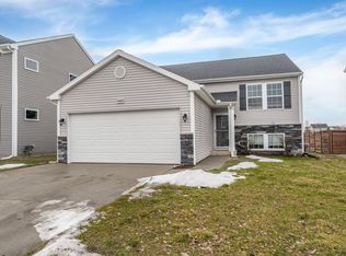 1405 Gardner Pond Ln, Vicksburg, MI 49097