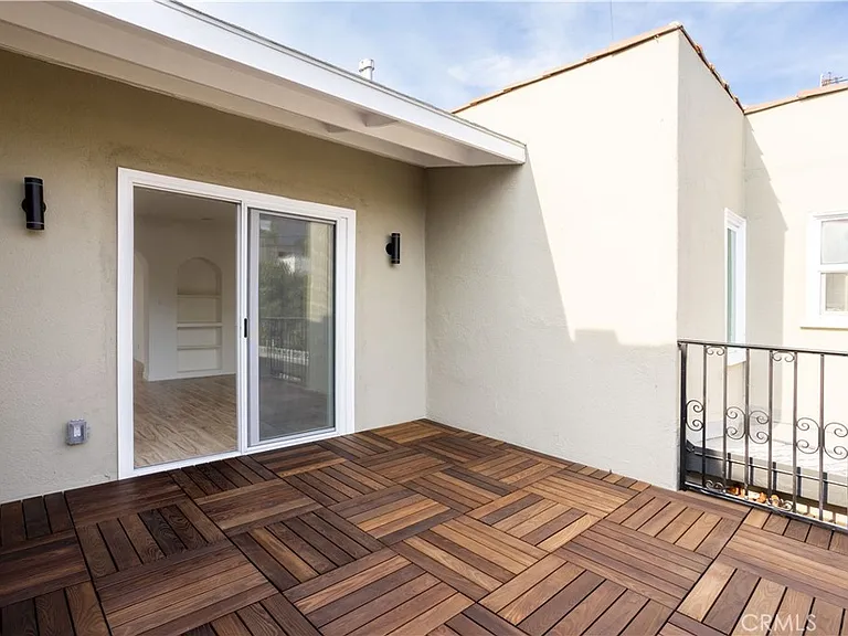 738 S Stanley Ave — Photo 19