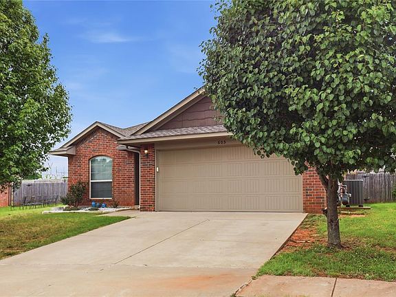 2nd image of 605 Inverleith Cir
