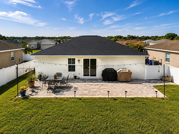 3rd image of 3523 Towne Park Blvd