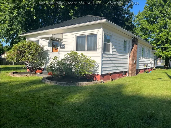 801 4th St, Letart, WV 25253