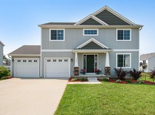 516 Hill Valley Ln, Sparta, MI 49345