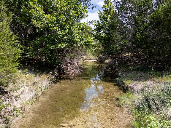 4th image of 197 TWO SISTERS RD