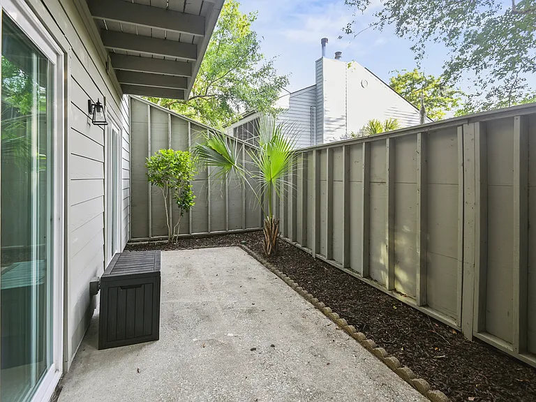 1174 Village Creek Ln #1APT-2 — Photo 22
