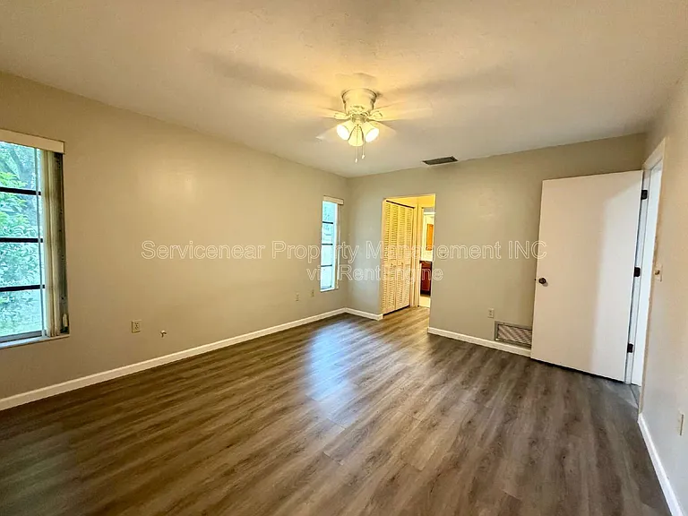 423 Whispering Oaks Ct — Photo 28