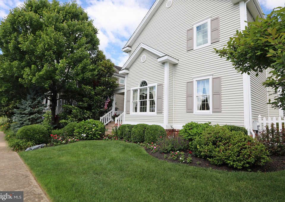 1st image of 607 Comstock Ave