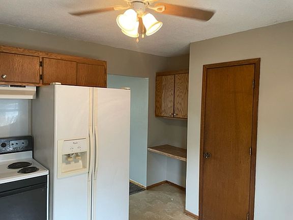 3rd image of 56 Logan Ave W Unit 58A