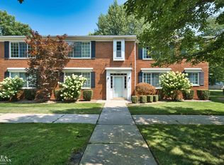 20923 Wildwood Dr APT 226, Harper Woods, MI 48225