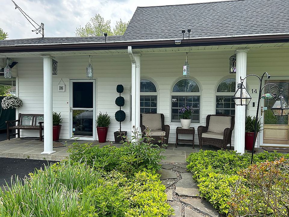 2nd image of 14 Jumping Brook Ln