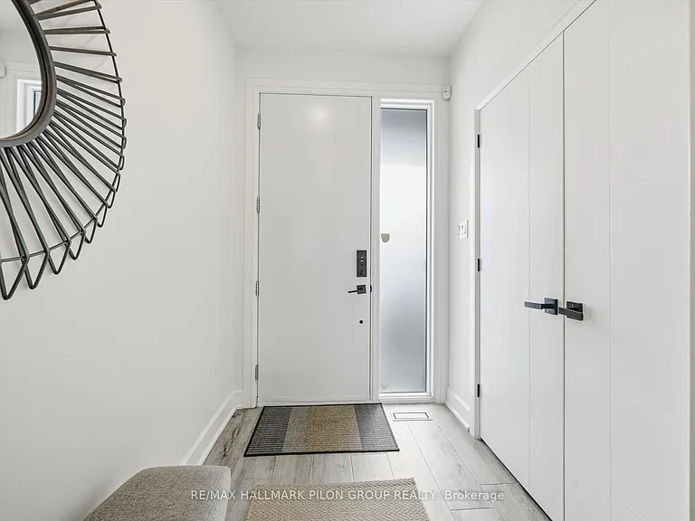 559 Mutual St — Photo 13
