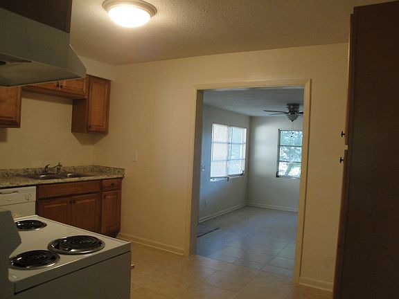 5th image of 1457 Young Ave