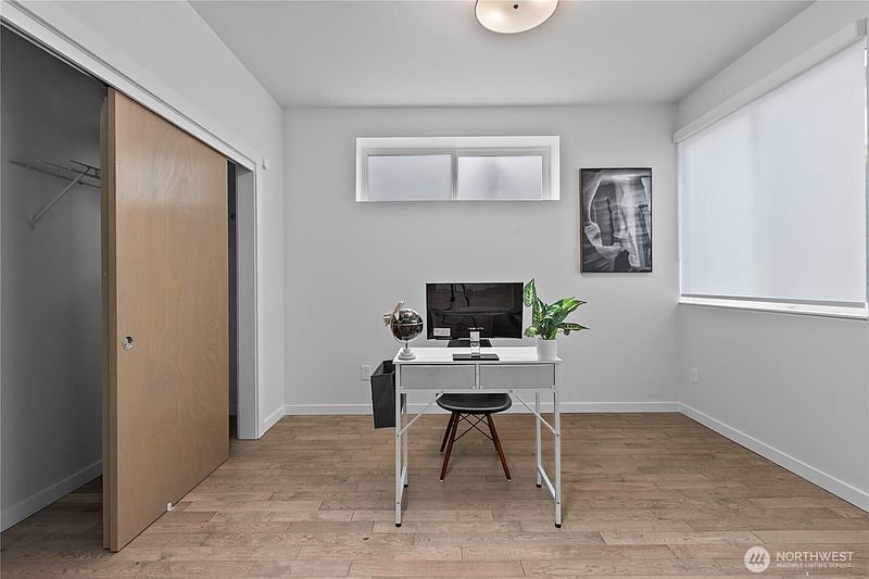 5th image of 1302 30th Avenue S