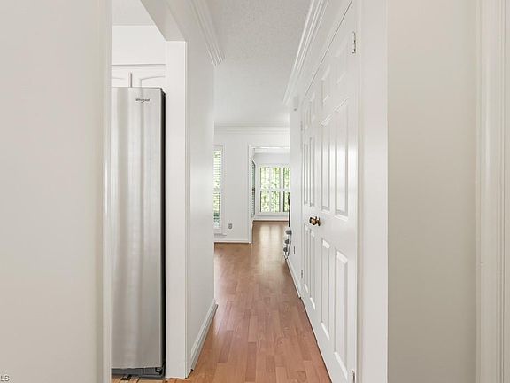 5th image of 25 Park Village Ln