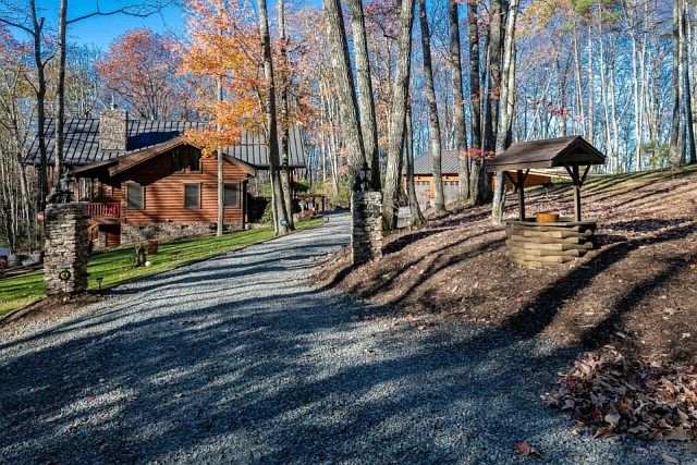 1st image of 194 Deer Trace Ln